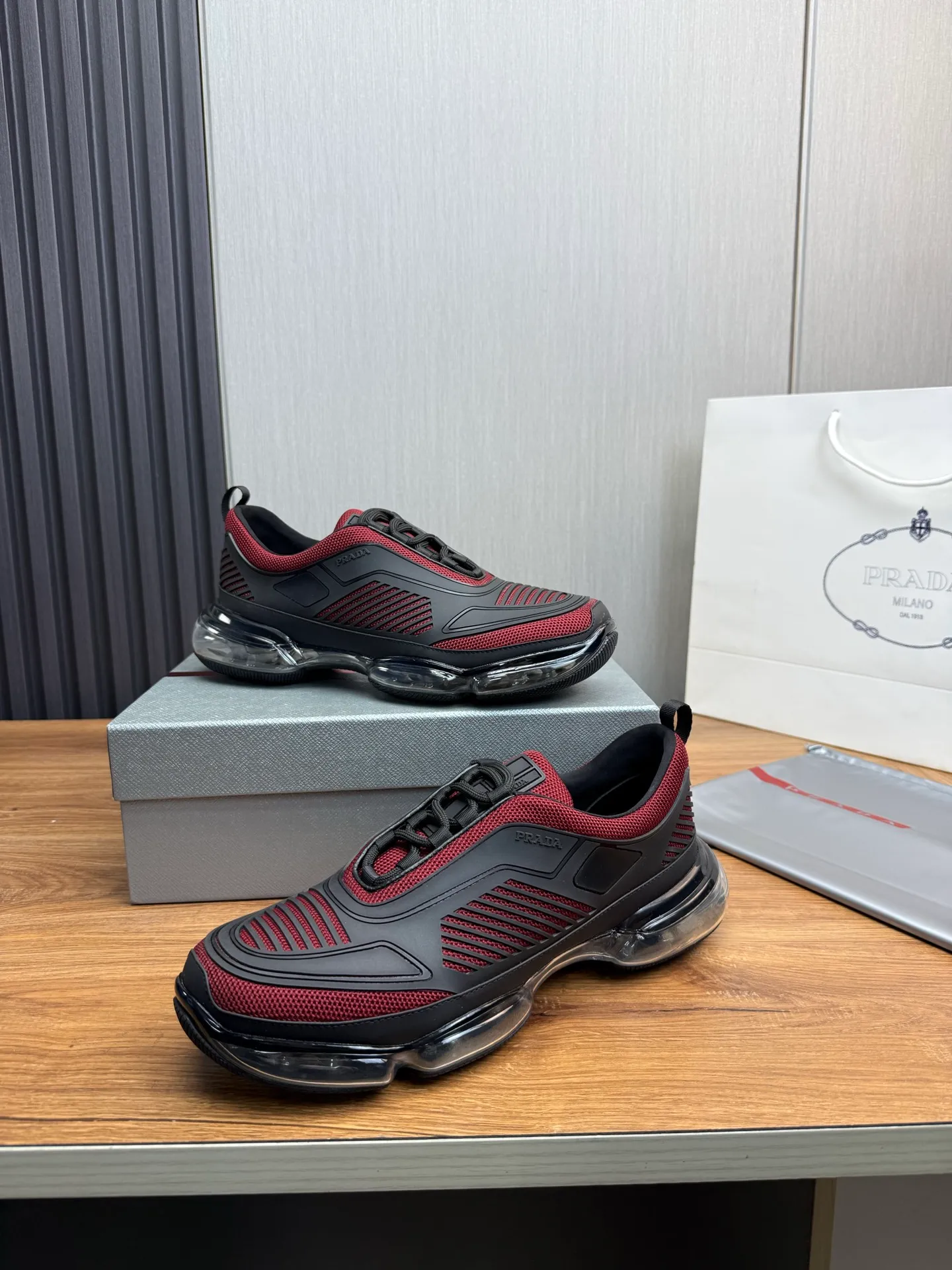 Men's shoes 💰640💰 [PRADA] Men's shoes are popular in the counter, high-quality shipments ✔️Official website synchronization, original fly-woven epoxy fabric + cowhide lining, 1⃣️ to 1⃣️ replica, original air-cushion original bottom, 38-45 (one size larger)